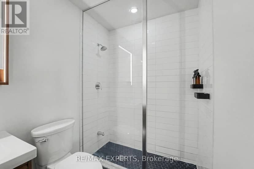 1001 - 55 East Liberty Street — photo 20 of 37
