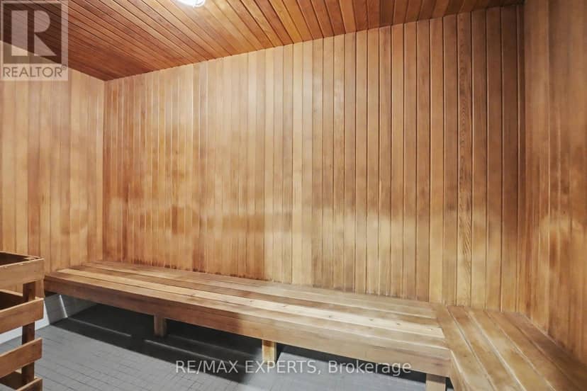 1001 - 55 East Liberty Street — photo 25 of 37