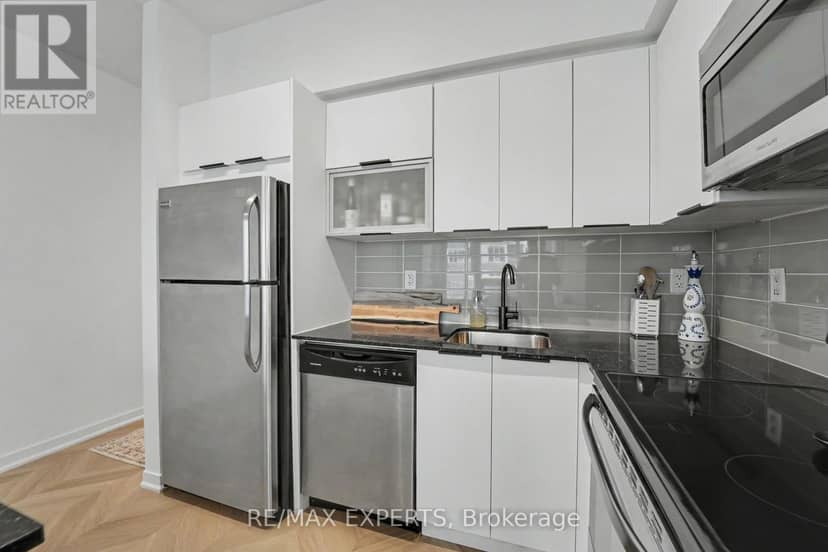 1001 - 55 East Liberty Street — photo 8 of 37
