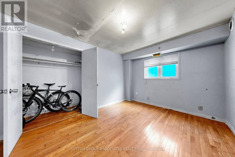 18 1/2 Bellevue Avenue — photo 10 of 28