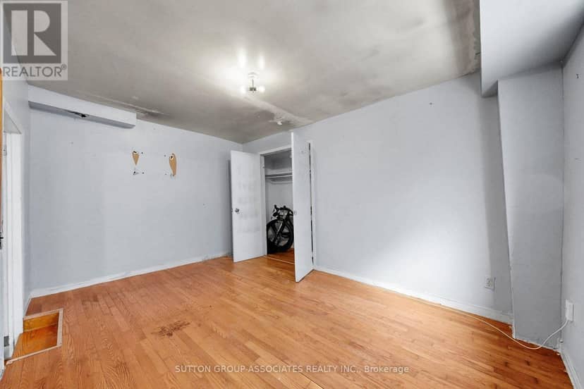 18 1/2 Bellevue Avenue — photo 11 of 28