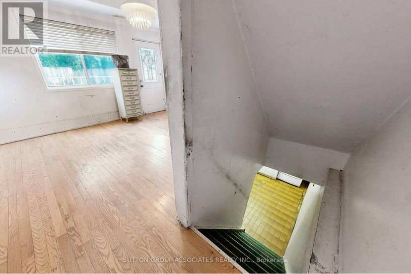 18 1/2 Bellevue Avenue — photo 20 of 28