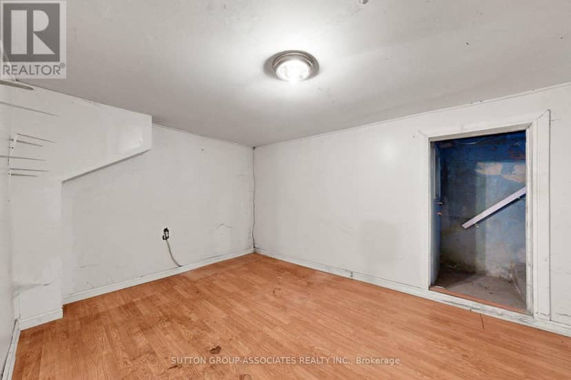 18 1/2 Bellevue Avenue — photo 23 of 28