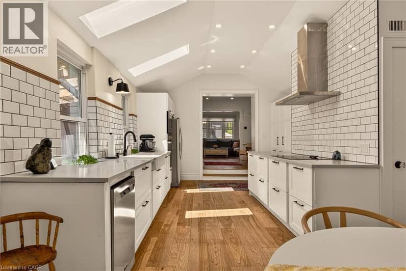 32 MAGILL Street — photo 14 of 40