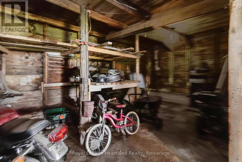 409 Gypsy Lane — photo 35 of 39