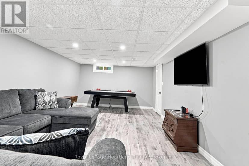 3042 Albert Street — photo 26 of 40