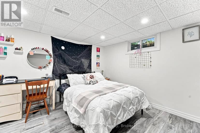 3042 Albert Street — photo 33 of 40