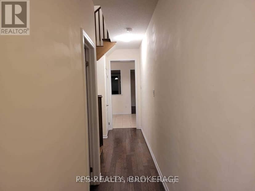 7916 Odell Crescent — photo 3 of 40