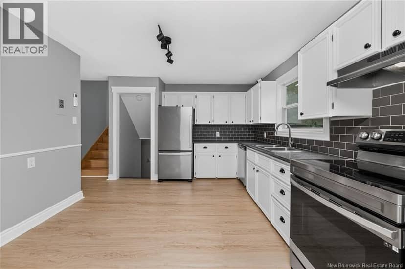 641 CHARLINE Avenue — photo 11 of 40