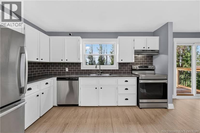 641 CHARLINE Avenue — photo 14 of 40