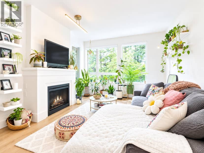 318 1111 E 27TH STREET, North Vancouver, photo 2