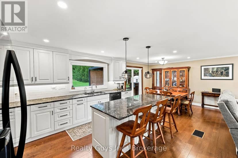 498 Ava Crescent — photo 12 of 40