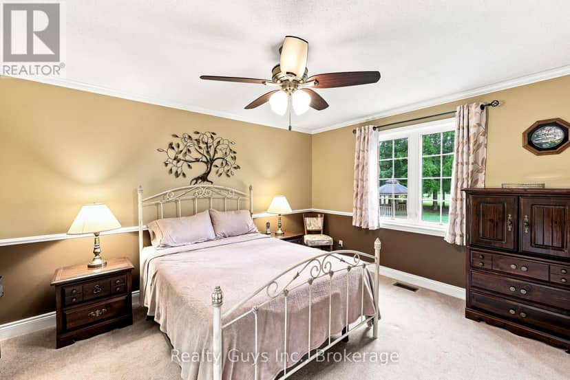 498 Ava Crescent — photo 19 of 40