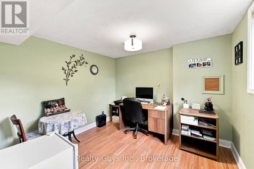 498 Ava Crescent — photo 26 of 40