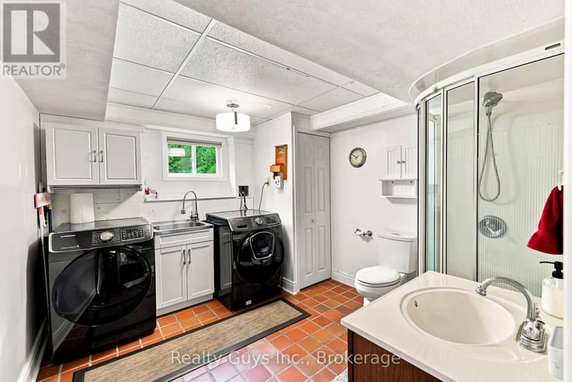 498 Ava Crescent — photo 27 of 40