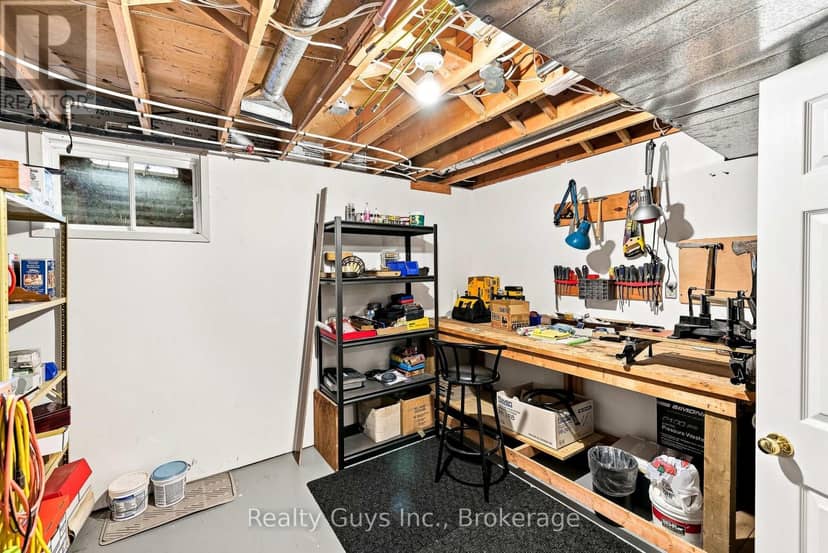 498 Ava Crescent — photo 33 of 40