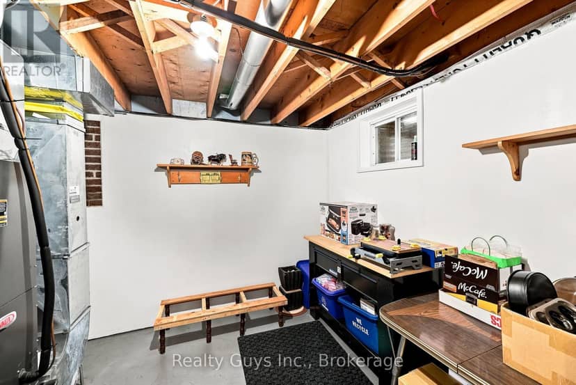 498 Ava Crescent — photo 34 of 40