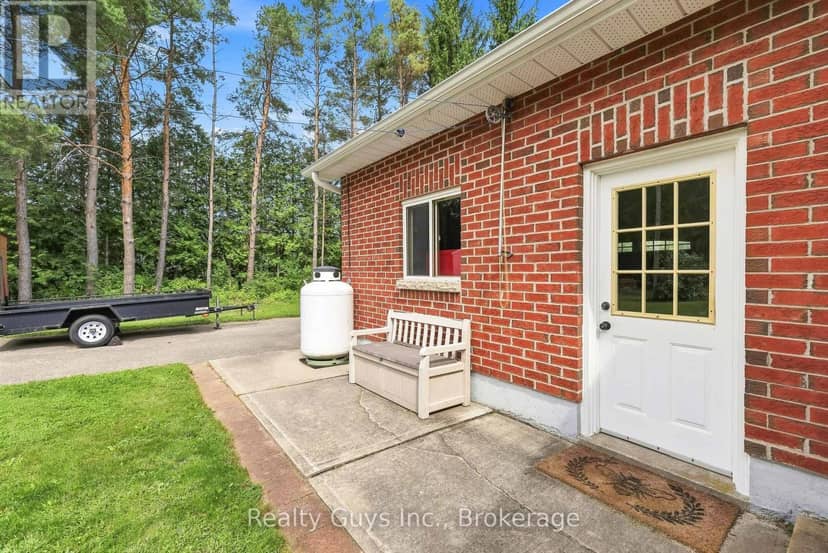 498 Ava Crescent — photo 35 of 40