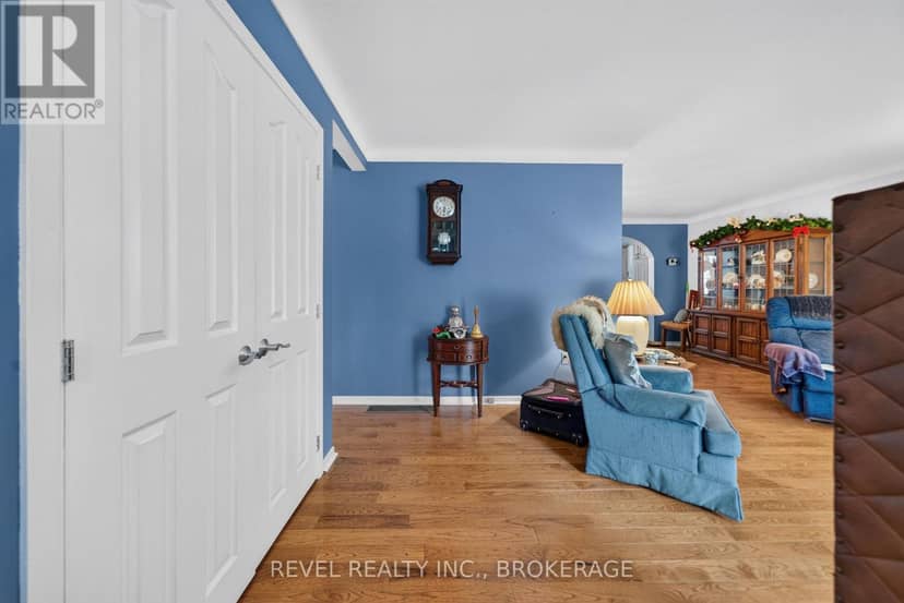 4453 Latimer Road — photo 5 of 40