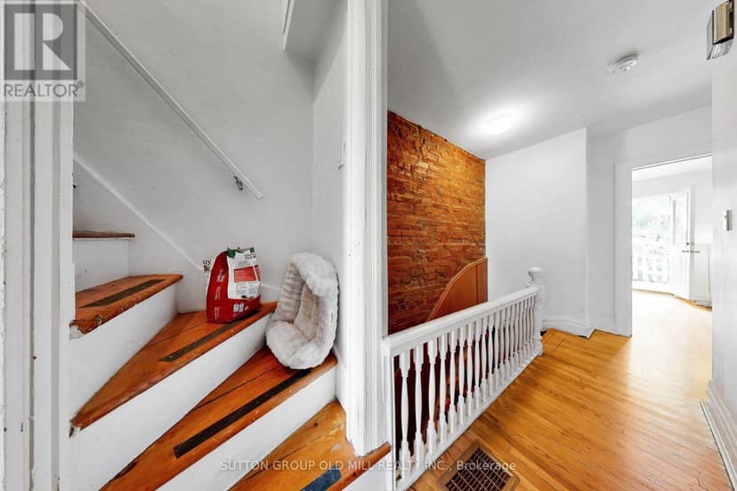 1060 College Street — photo 15 of 40