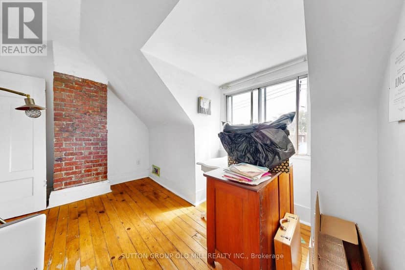 1060 College Street — photo 29 of 40