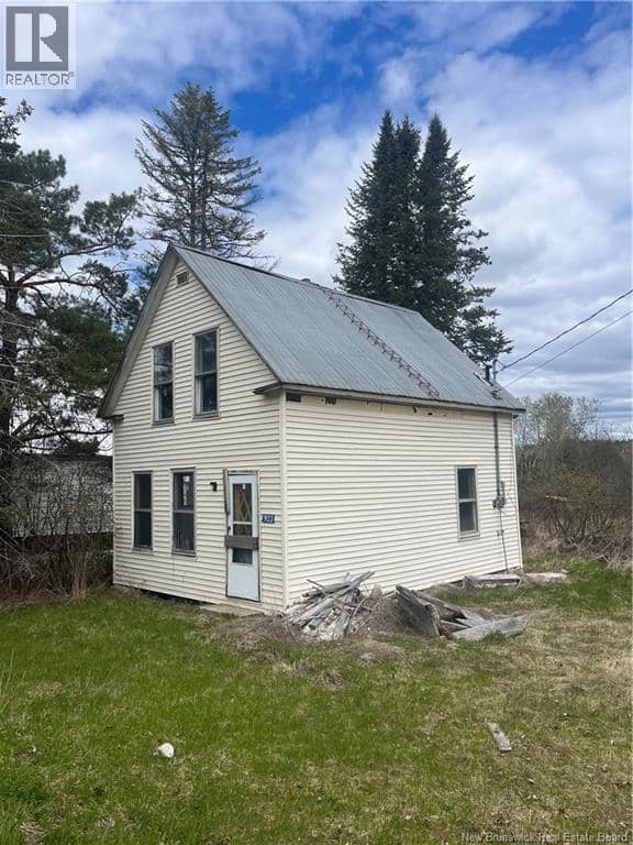 903 Benton Road — photo 3 of 40