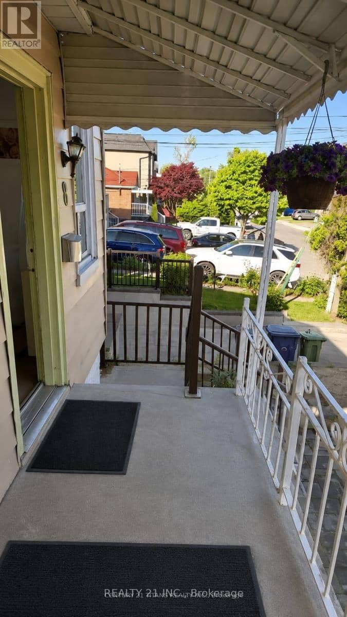 8 Mack Avenue — photo 4 of 29