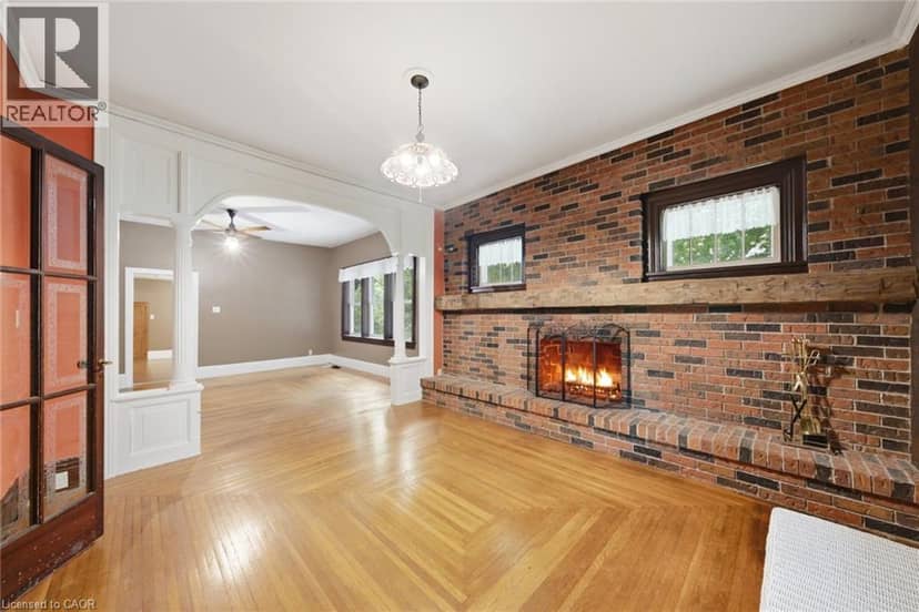 211 CANBOROUGH Street — photo 6 of 37