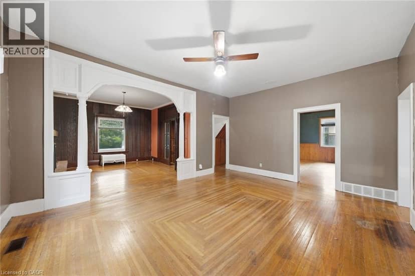 211 CANBOROUGH Street — photo 7 of 37