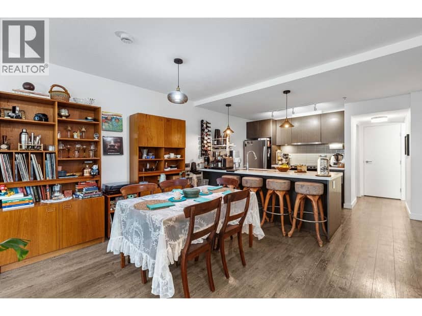 302 618 LANGSIDE AVENUE, Coquitlam, photo 2