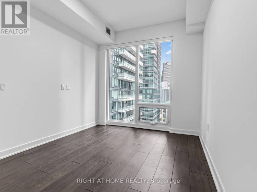 3215 - 115 Blue Jays Way — photo 5 of 25
