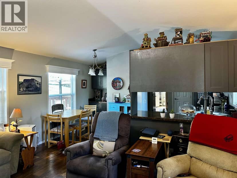 90 3616 LARCH AVENUE, Terrace, photo 6