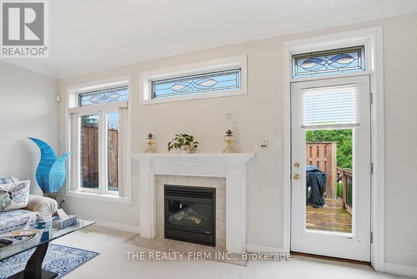 10 - 44 Edgevalley Road — photo 16 of 32