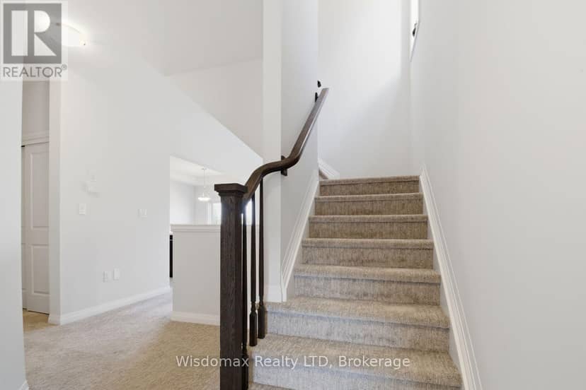 29 Bur Oak Drive — photo 5 of 26