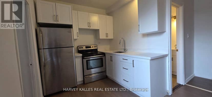 1767 Dufferin Street — photo 7 of 14