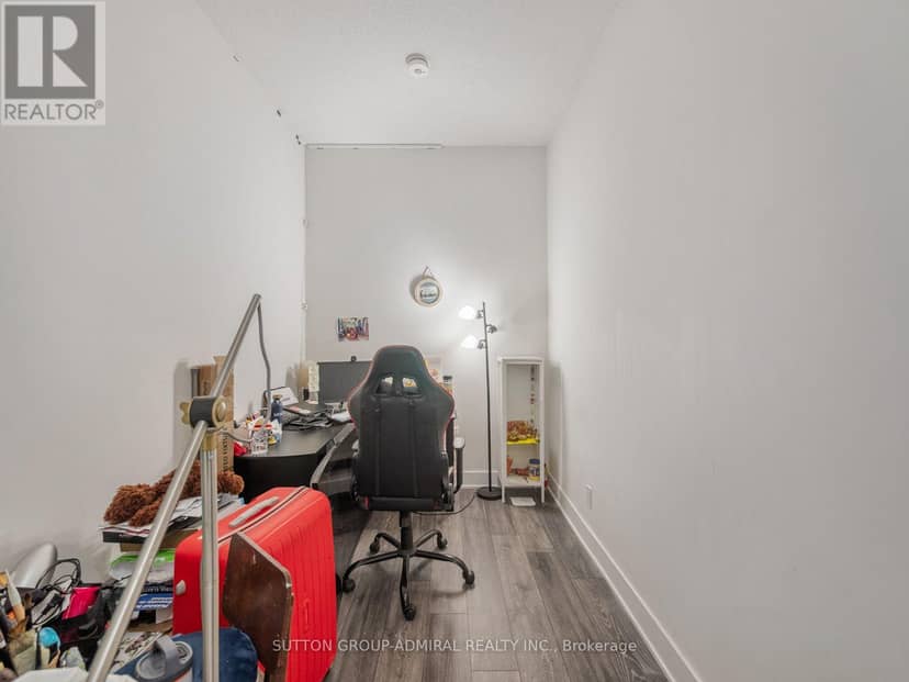 101 - 188 Fairview Mall Drive — photo 24 of 40