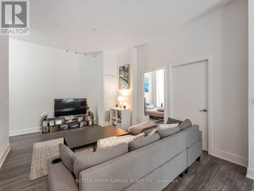 101 - 188 Fairview Mall Drive — photo 4 of 40