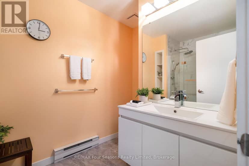 17 - 44 Trott Boulevard — photo 18 of 38