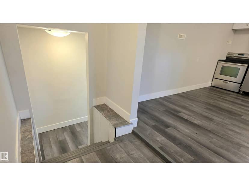 9131 83 AV NW NW — photo 20 of 38