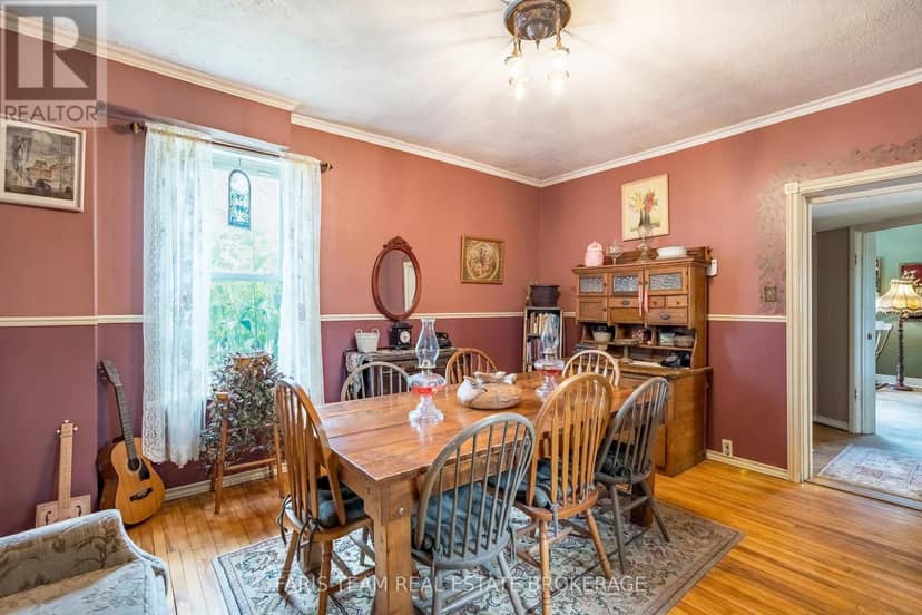 338 Gloucester Street — photo 10 of 39