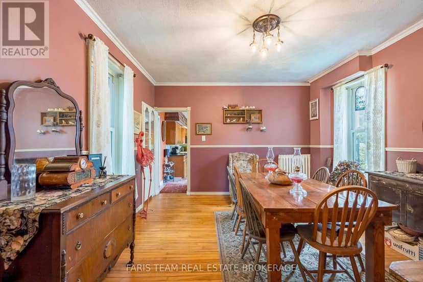 338 Gloucester Street — photo 11 of 39