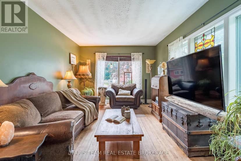 338 Gloucester Street — photo 13 of 39