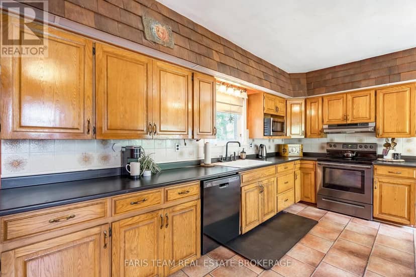 338 Gloucester Street — photo 5 of 39