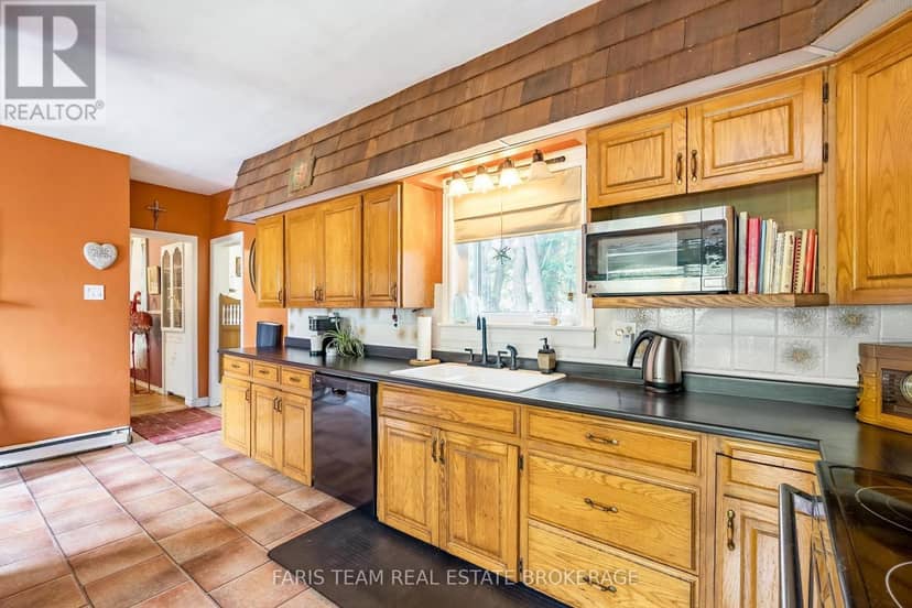 338 Gloucester Street — photo 6 of 39