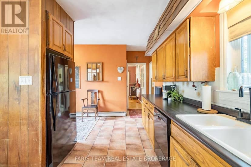 338 Gloucester Street — photo 7 of 39