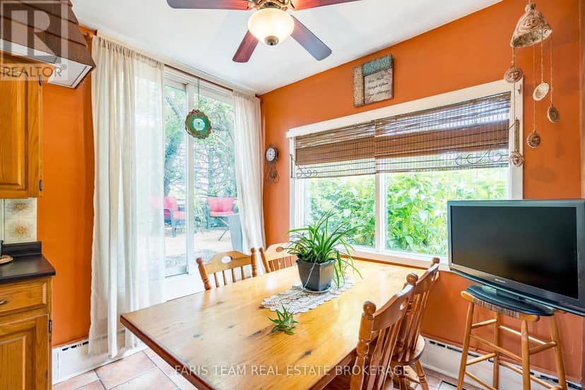 338 Gloucester Street — photo 9 of 39