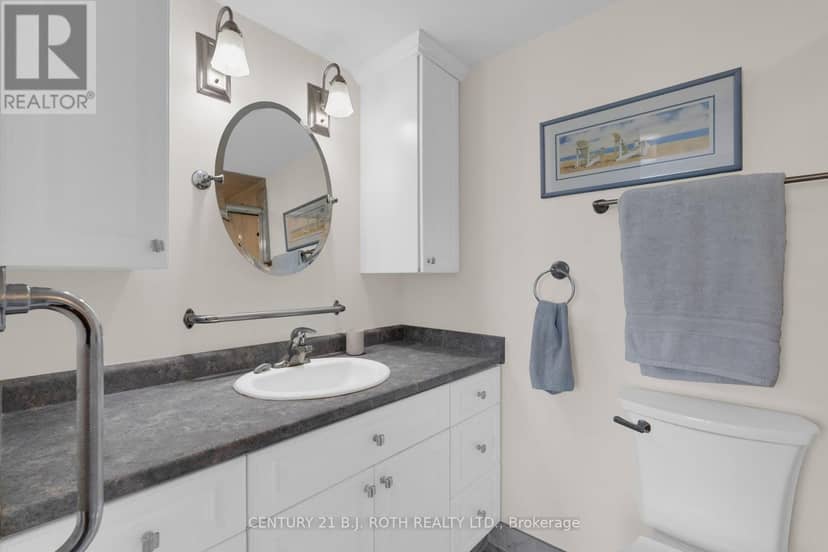 1401 - 181 Collier Street — photo 18 of 40