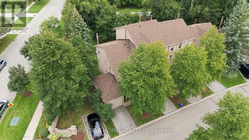 44 - 2272 Mowat Avenue — photo 3 of 40