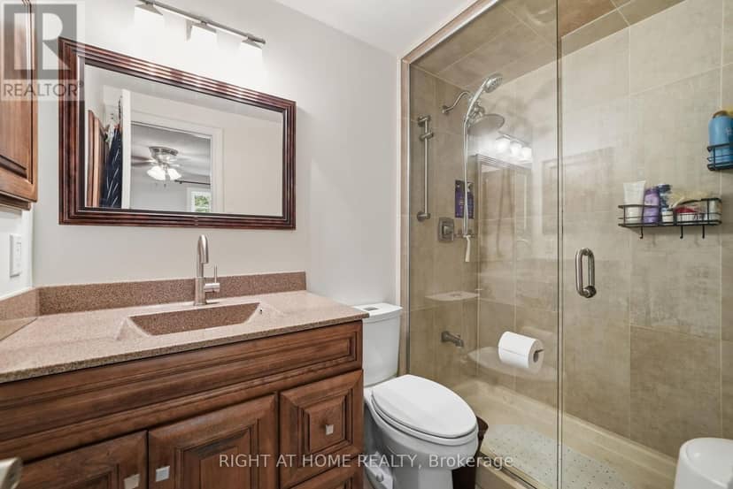 44 - 2272 Mowat Avenue — photo 33 of 40
