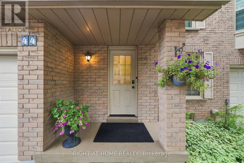 44 - 2272 Mowat Avenue — photo 6 of 40